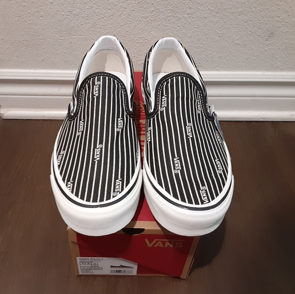 Vans - Picture 3 of 4